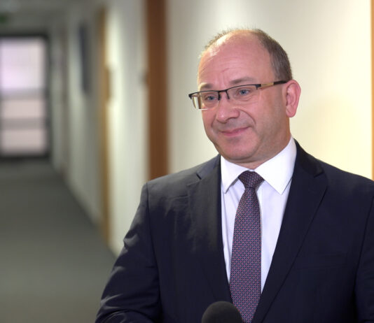 Polacy zapłacą w tym roku tylko ok. 40 proc. rynkowej ceny energii. Resztę sfinansują spółki energetyczne