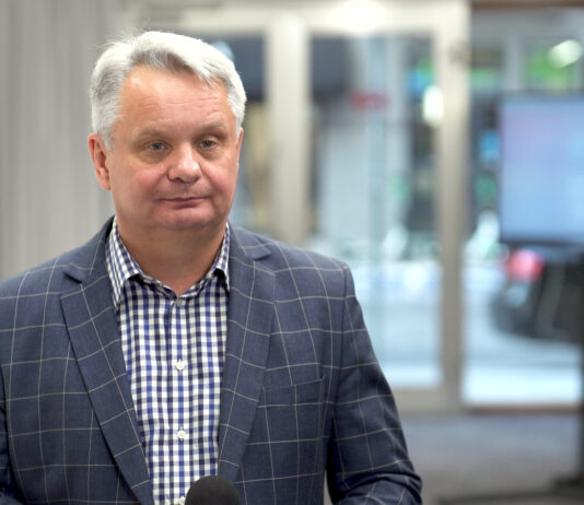 Mimo rekordowo niskich zbiorów tegoroczny sezon był dla producentów jabłek udany. Sadownicy walczą jednak z rosnącymi kosztami