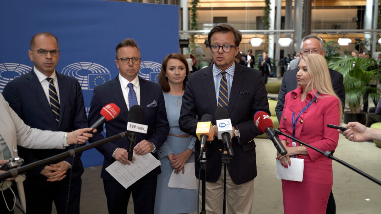 Konferencja europosłów PO, m.in. ws. uchylenia immunitetu Grzegorza Brauna – 6 maja 2025 r. [surówka]