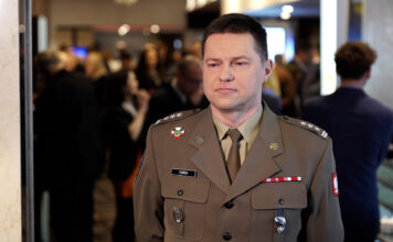 Wojsko rozwija systemy sztucznej inteligencji do wsparcia dowodzenia i cyberobrony. Ważna współpraca z przemysłem i nauką